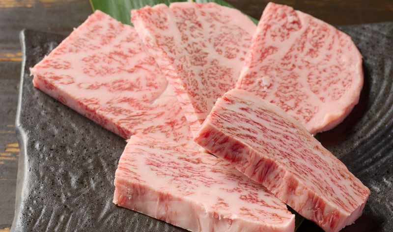 炭火焼肉　ぼたんのアルバイト・バイト求人情報-03