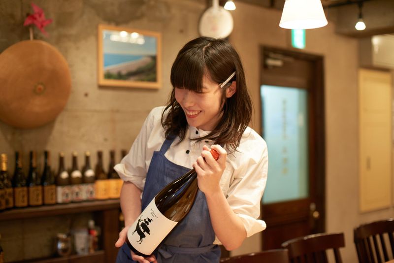 佐賀ふもと赤鶏 酒場髙しな 東京駅ガード下店のアルバイト・バイト求人情報-02