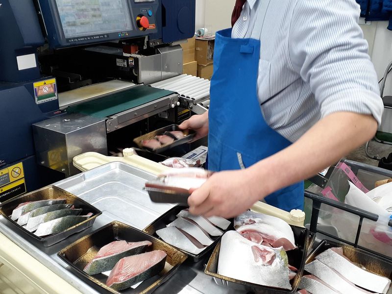 最上鮮魚　アスタラビスタみやき店のアルバイト・バイト求人情報-05