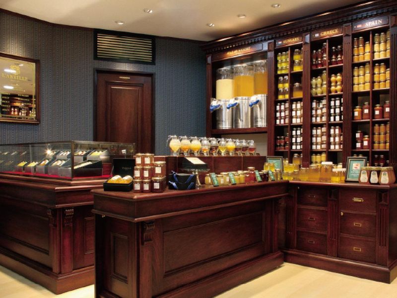 L'ABEILLE(ラベイユ)高島屋大阪店のアルバイト・バイト求人情報-02