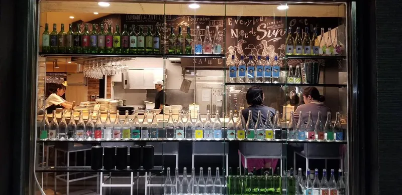 鴨一ワイン酒場　SUNのアルバイト・バイト求人情報