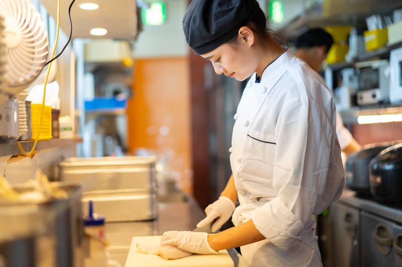 8TH SEA OYSTER Bar 横浜モアーズ店のアルバイト・バイト求人情報-12