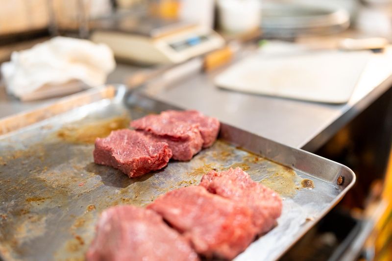 ステーキ・ハンバーグどんさん亭　新宿郷屋敷店(株式会社サンフード)のアルバイト・バイト求人情報-02