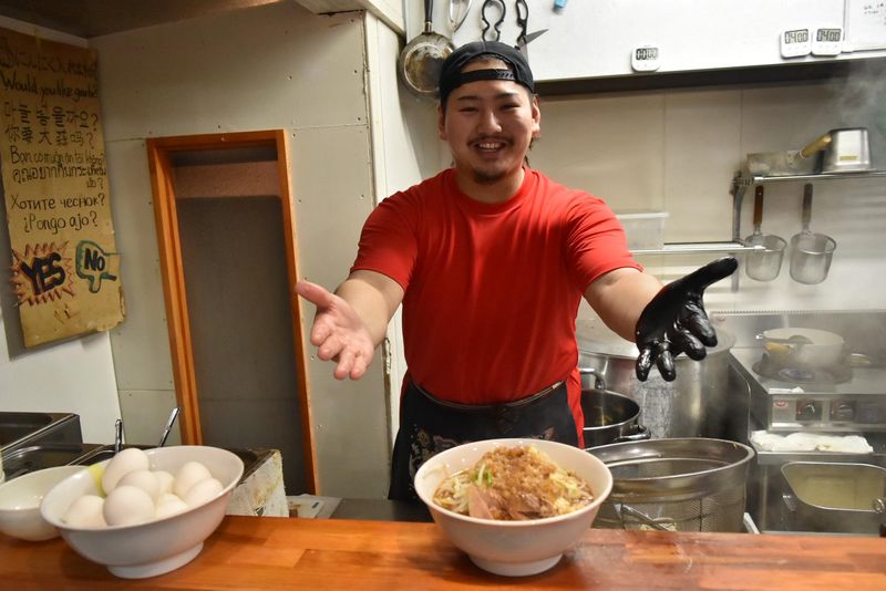 株式会社夢を語れ(夢の一歩　天神店)のアルバイト・バイト求人情報-03