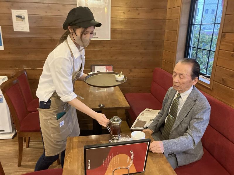 ダフネ珈琲館　烏森店のアルバイト・バイト求人情報-05