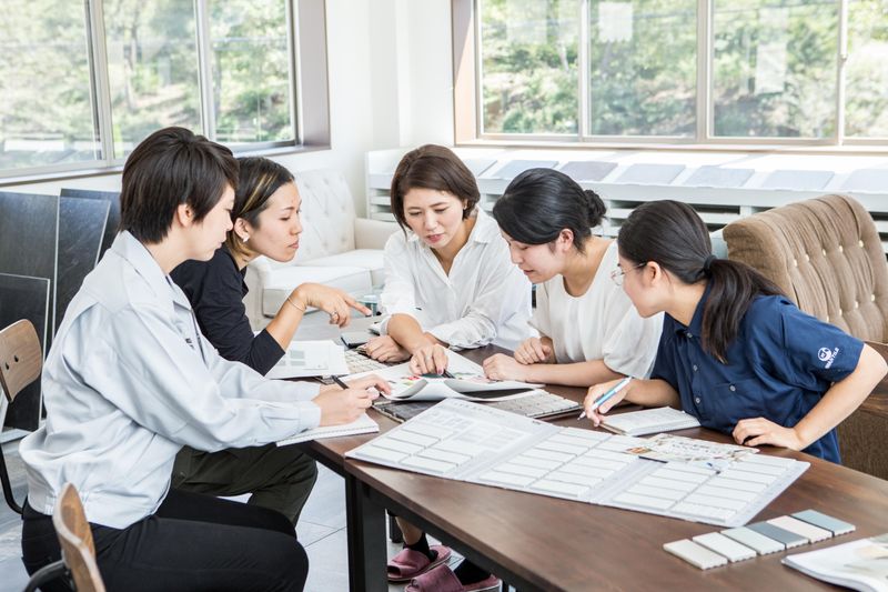 【服装自由!多治見市】一軒家をタイルで彩るプログラム