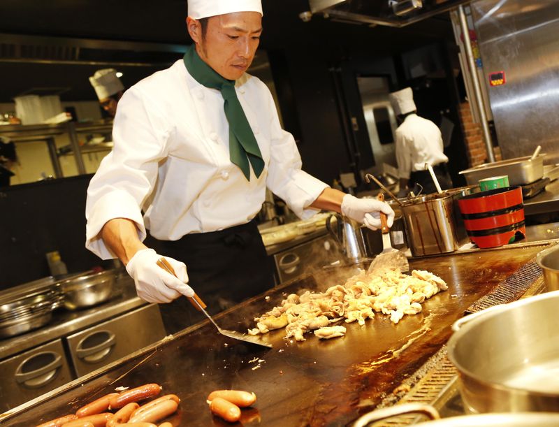 神戸クック・ワールドビュッフェ　パリオシティ福井店のアルバイト・バイト求人情報-02