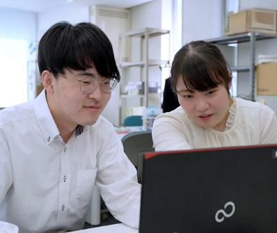株式会社メディアベース