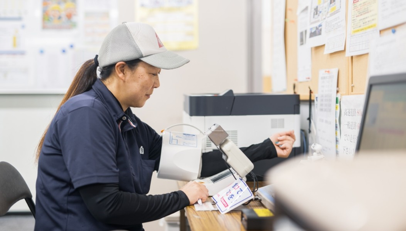 菱自運輸株式会社　三菱自動車名港モータープール