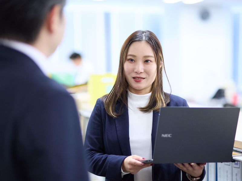 日拓グループ・ホールディングス株式会社