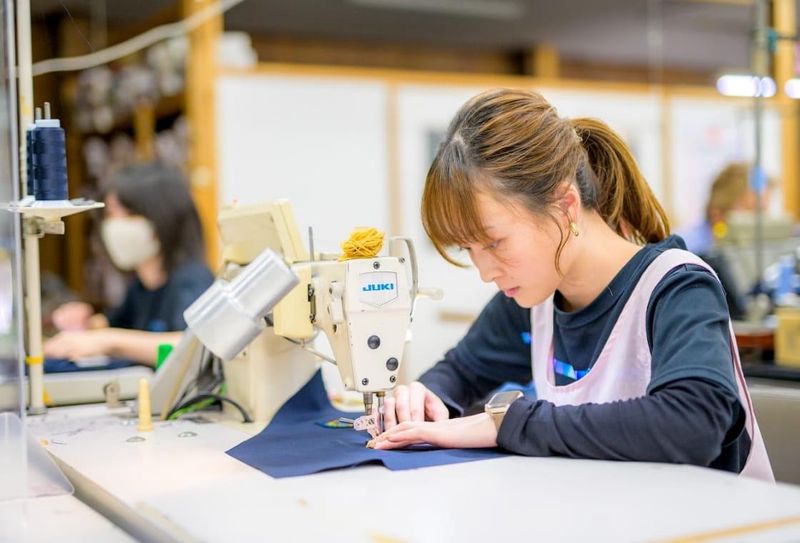 ＩＡＡＺＡＪホールディングス株式会社の求人・転職情報