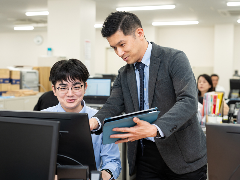 英進館株式会社