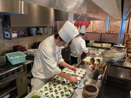 Dynamic Kitchen & Bar 響(ダイナミックキッチンバー ヒビキ)　新宿サザンタワー店【2319】【AP】のアルバイト・バイト求人情報-02