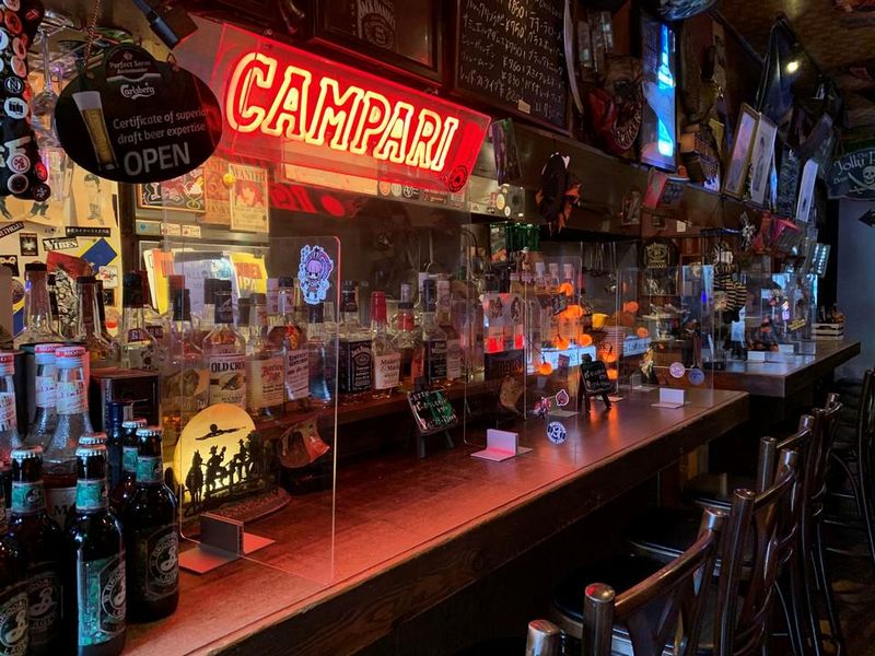 RESTAURANT　BAR　BULLDOGのアルバイト・バイト求人情報