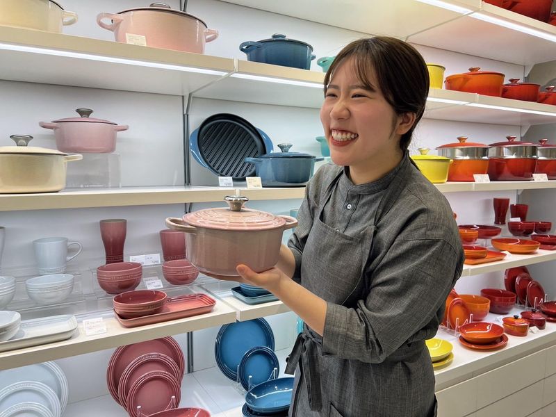ル・クルーゼ　渋谷ヒカリエ店のアルバイト・バイト求人情報-03