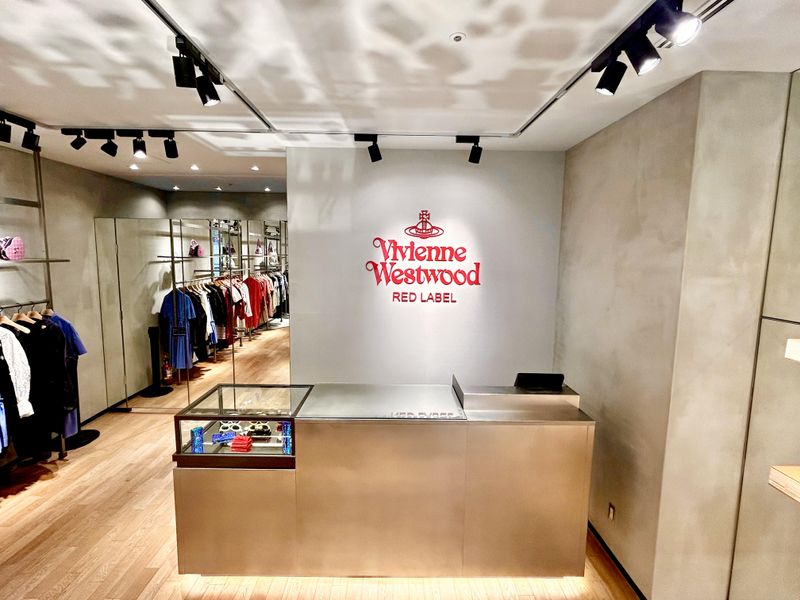 Vivienne Westwood　REDLABEL　名古屋パルコ店(株式会社EMiiブレイン)のアルバイト・バイト求人情報-03