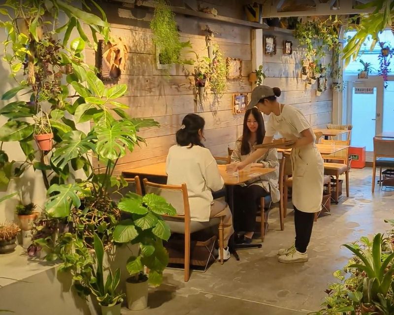 嵜本ベーカリーカフェのアルバイト・バイト求人情報-03