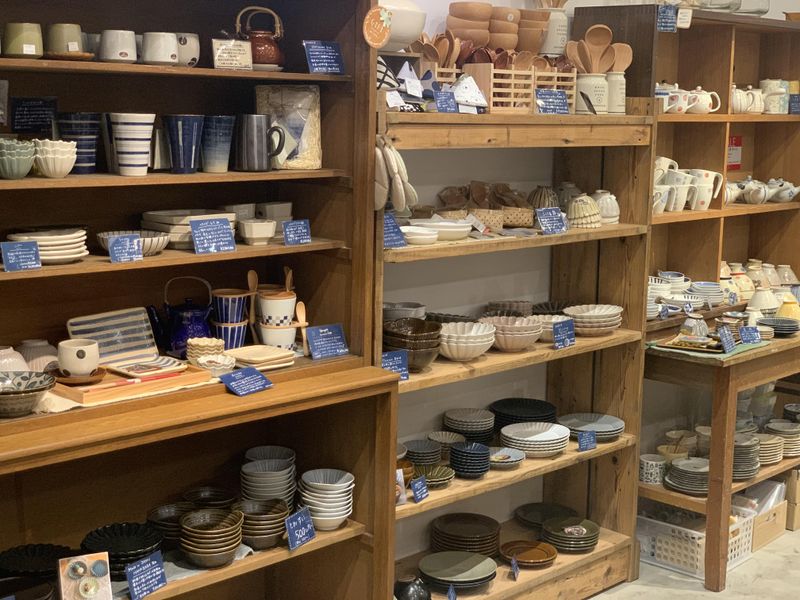 LEAF 暮らしの雑貨店 神戸ハーバーランドumie店のアルバイト・バイト求人情報-02