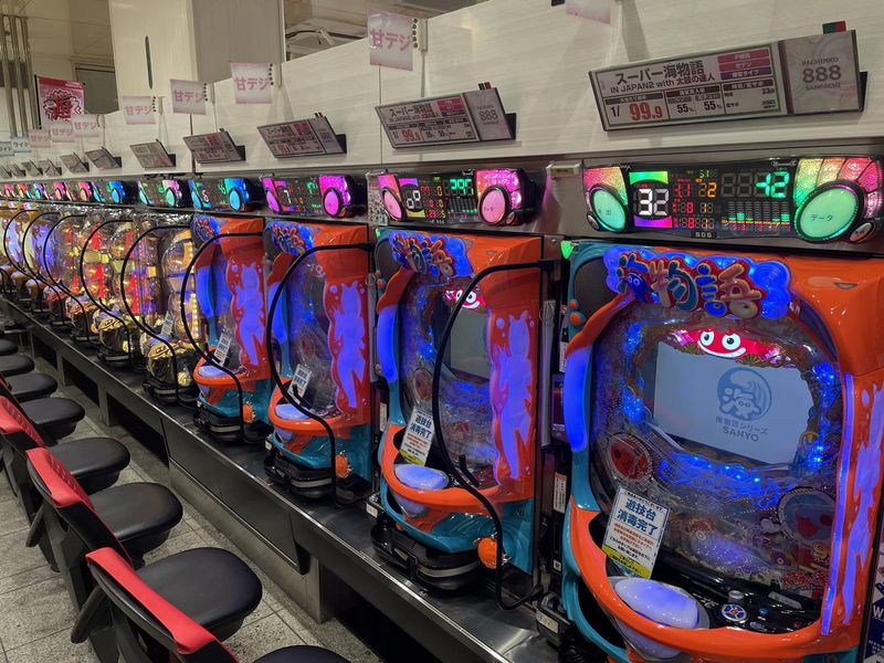 パチンコ888(サンパチ)　吹田店のアルバイト・バイト求人情報-04