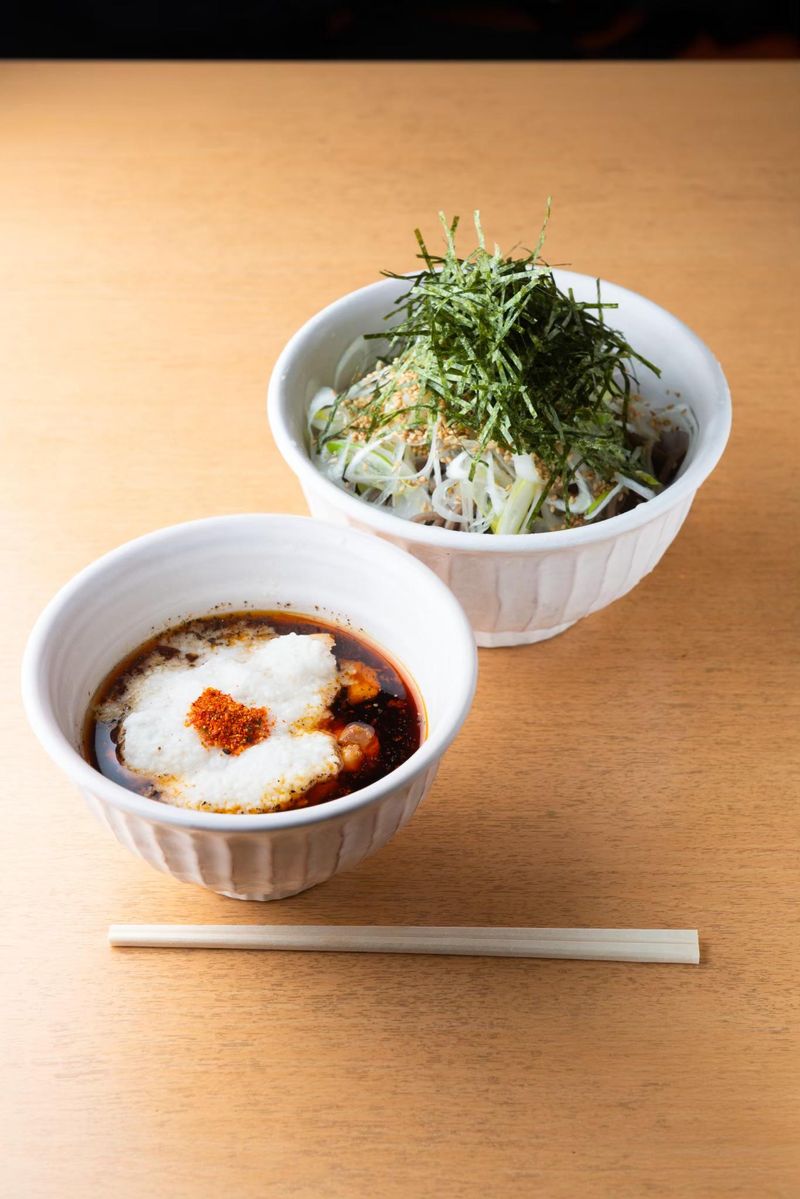 なぜ蕎麦にラー油を入れるのか。秋葉原1号店のアルバイト・バイト求人情報-04