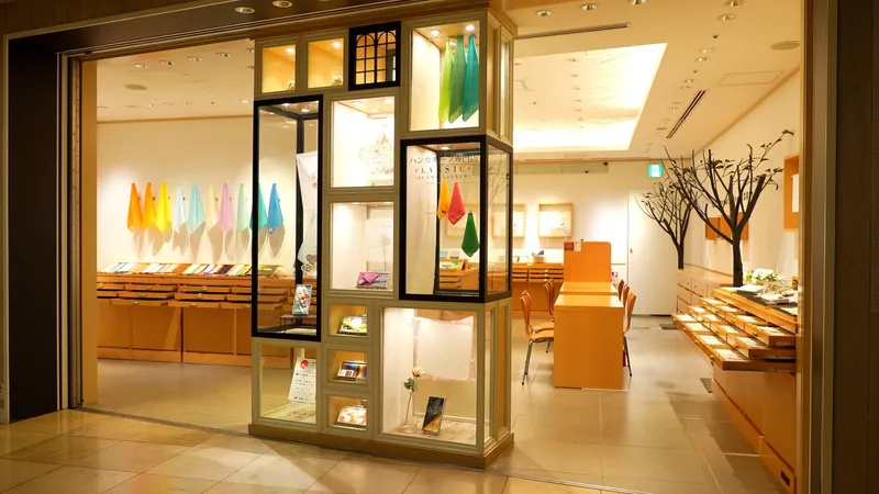 クラシクス・ザ・スモールラグジュアリ 六本木ヒルズ本店のアルバイト・バイト求人情報-04