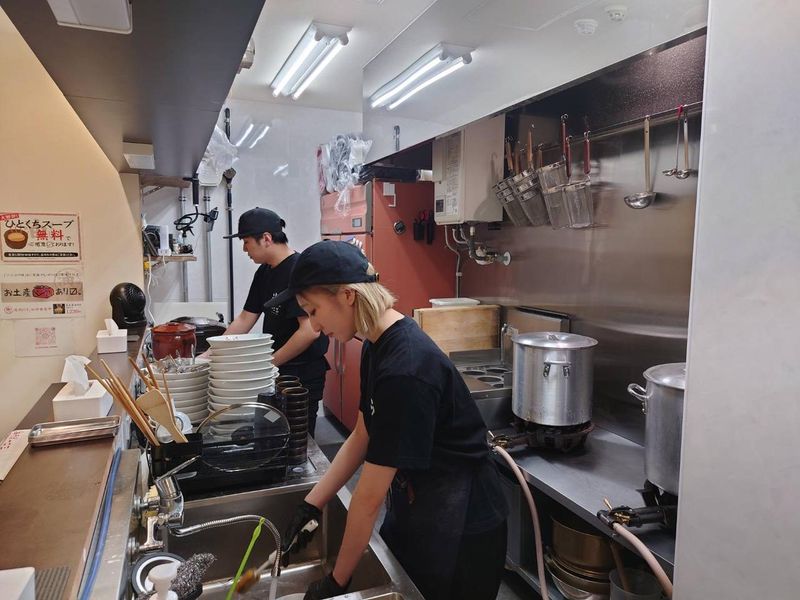 油そば一二三　福岡天神大名店のアルバイト・バイト求人情報-04