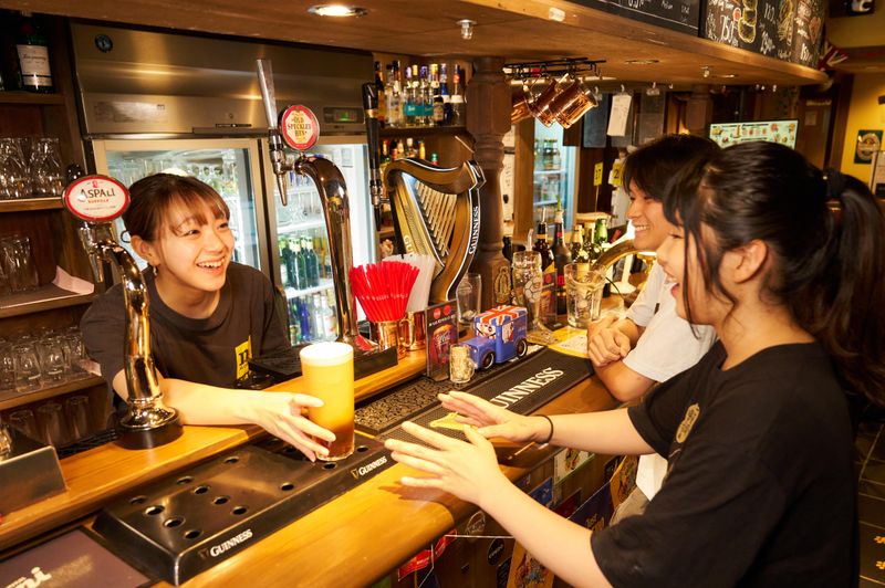 ブリティッシュパブ モーリス ヒッポ　博多リバレインモール店のアルバイト・バイト求人情報-01