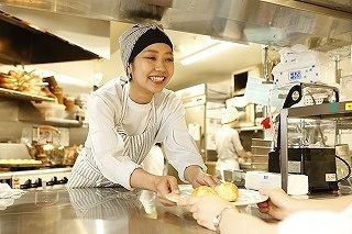 アフタヌーンティー・ティールーム 梅田阪神の求人・転職情報-03