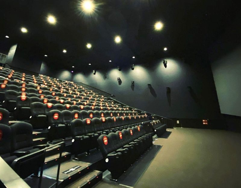【札幌ステラプレイス内】札幌シネマフロンティア(三和美建工業株式会社)のアルバイト・バイト求人情報-03
