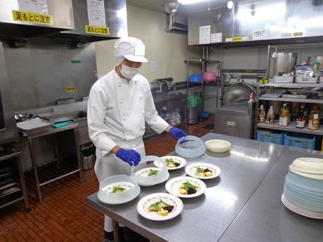 ヤマザキ　本社食堂のアルバイト・バイト求人情報-09