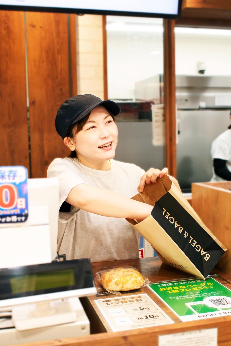 BAGEL&BAGEL　アミュプラザ博多店のアルバイト・バイト求人情報-04