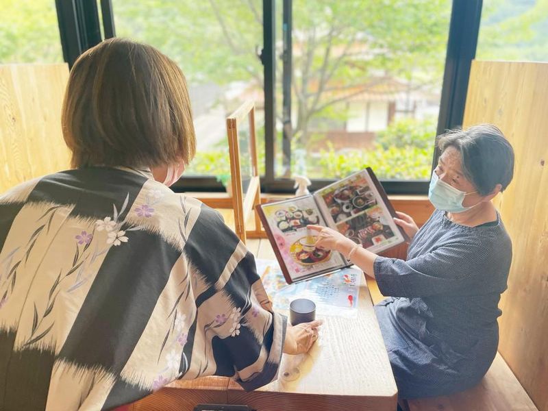 日帰り温泉山茶花の湯　お食事処　利休亭の派遣求人情報