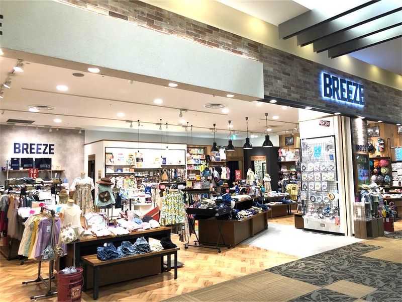 BREEZE(ブリーズ)　イオンモール伊丹昆陽店のアルバイト・バイト求人情報-02