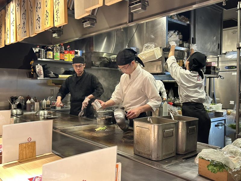 鉄板焼 お好み焼 かしわ 名古屋JRゲートタワー店のアルバイト・バイト求人情報-02