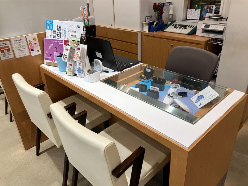 株式会社フジ医療器 西宮阪急 1階 補聴器売場のアルバイト・バイト求人情報-02