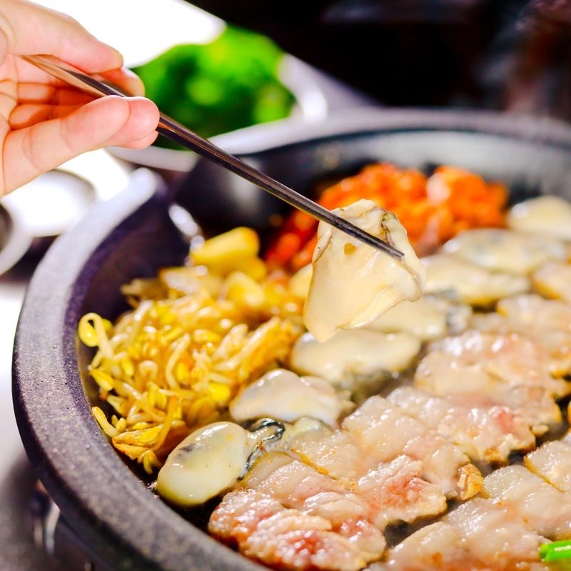サムギョプサル×鍋×韓国料理 OKOGE 梅田東通り店のアルバイト・バイト求人情報-02