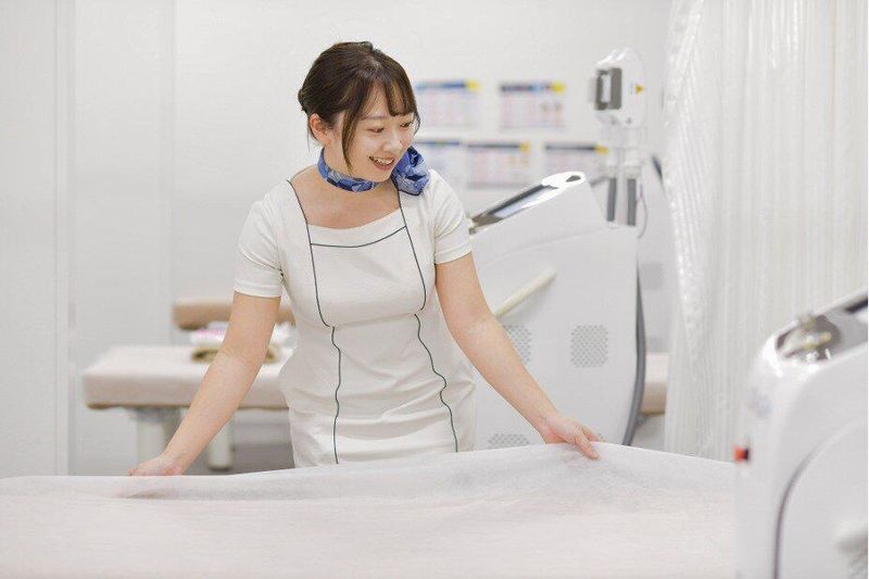 ストラッシュ　横浜西口店のアルバイト・バイト求人情報-04
