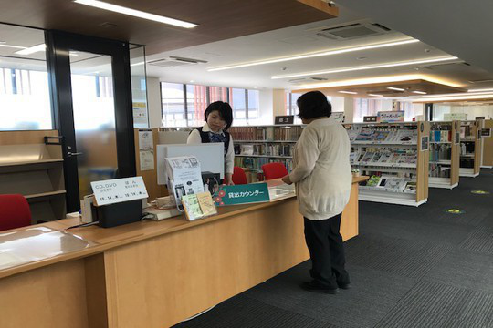 【中古】 民主的な公共圏としての図書館 新公共哲学の時代に司書職を位置づけ持続させる/京都大学図書館情報学研究会/ジョン・Ｅ．ブッシュマン 民主的な公共圏としての図書館 新公共哲学の時代に司書職を