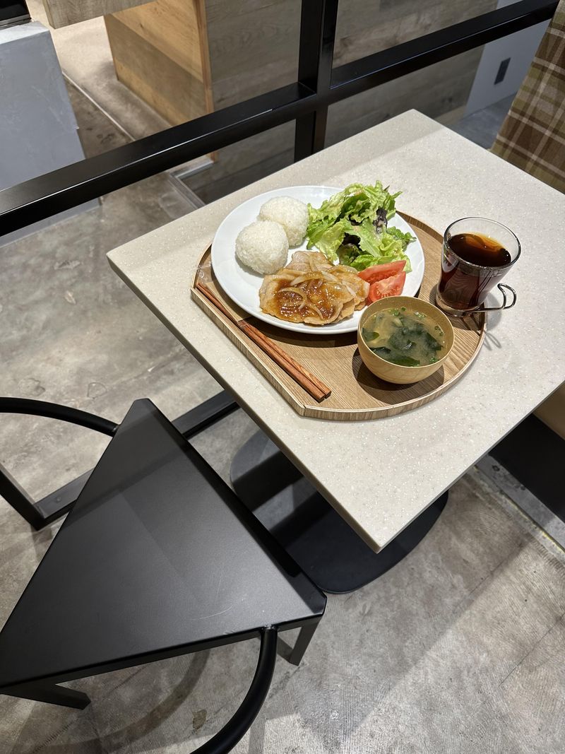 Onigily Cafe 代々木公園店のアルバイト・バイト求人情報-04