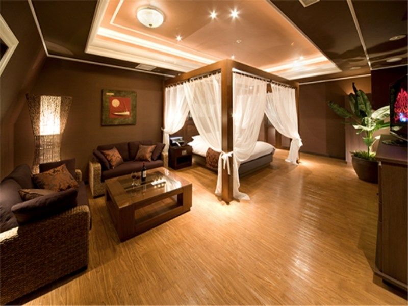 HOTEL CREAのアルバイト・バイト求人情報-01