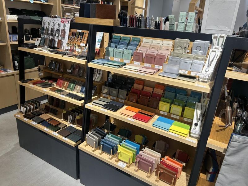 Neue(ノイエ)　グランスタ丸の内店のアルバイト・バイト求人情報-03