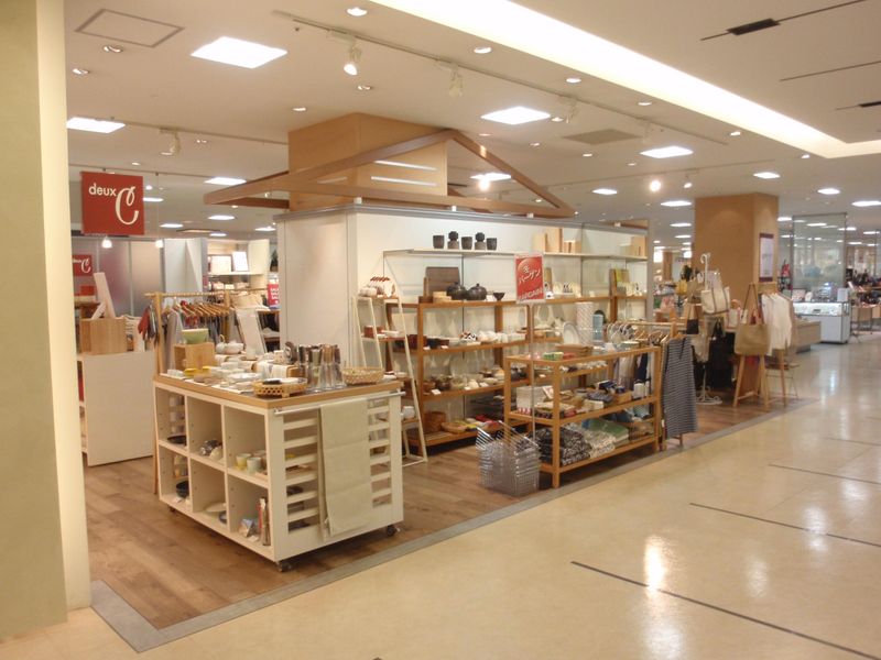 ドゥセー　大和香林坊店のアルバイト・バイト求人情報-03