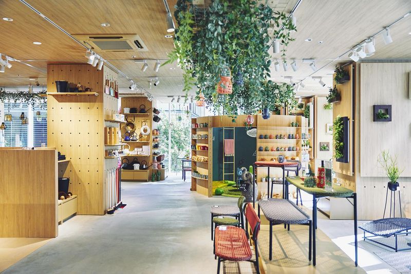 upstairs outdoor livingのアルバイト・バイト求人情報-04