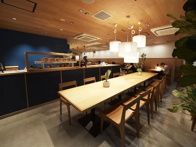 Cafe&Dining Bar -MID TREE- 海浜幕張店のアルバイト・バイト求人情報-01