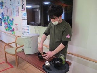 やさしい手甲府　小規模多機能居宅介護　やさしい手小瀬事業所　けやきの森茶論のアルバイト・バイト求人情報-03