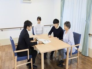 (株)やさしい手　地域連携室のアルバイト・バイト求人情報-02