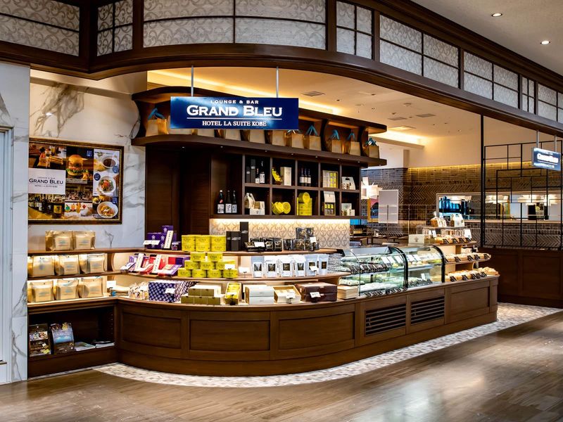 ラウンジ&バー グラン・ブルー　伊丹空港店のアルバイト・バイト求人情報-03