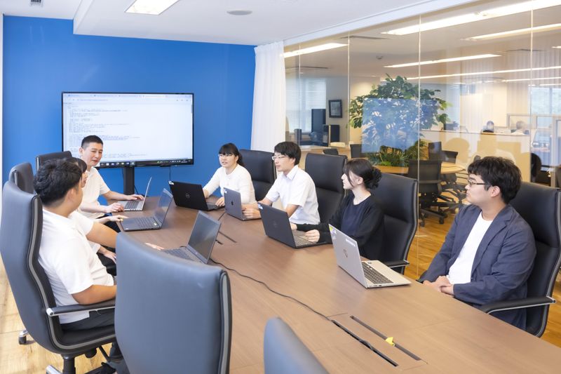 株式会社コマス