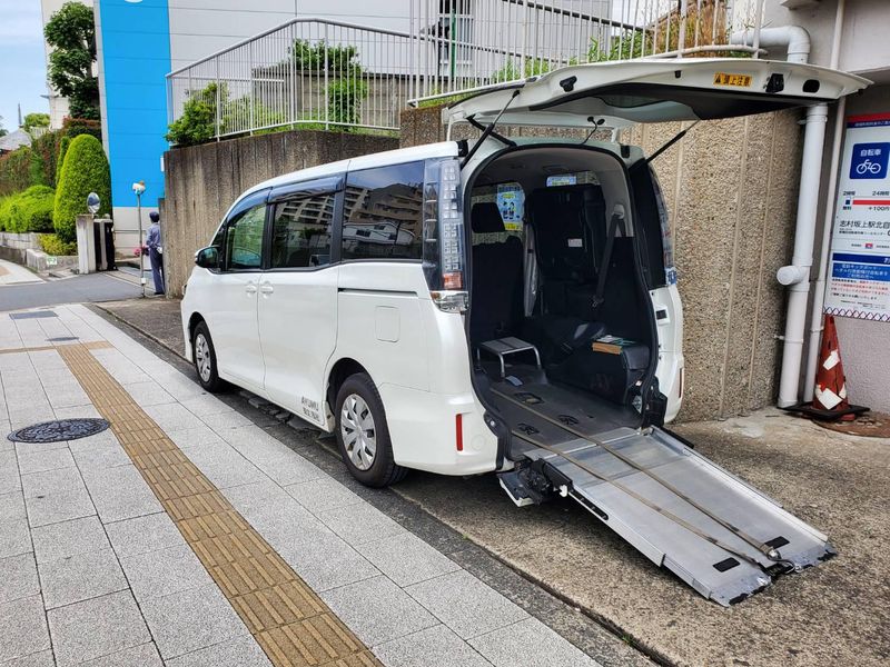 透析クリニックの送迎ドライバー【調布市 京王線「国領駅」徒歩3分】の派遣求人情報