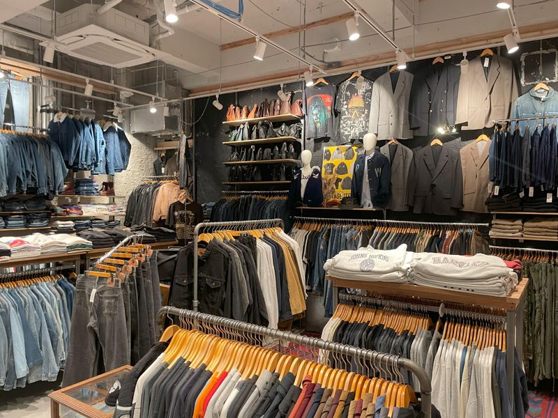 古着屋JAM　明治通り店のアルバイト・バイト求人情報-03